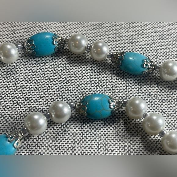 Vintage Faux Blue Turquoise and Faux White Pearl Beads Necklace Silver Tone 18” - Picture 11 of 12